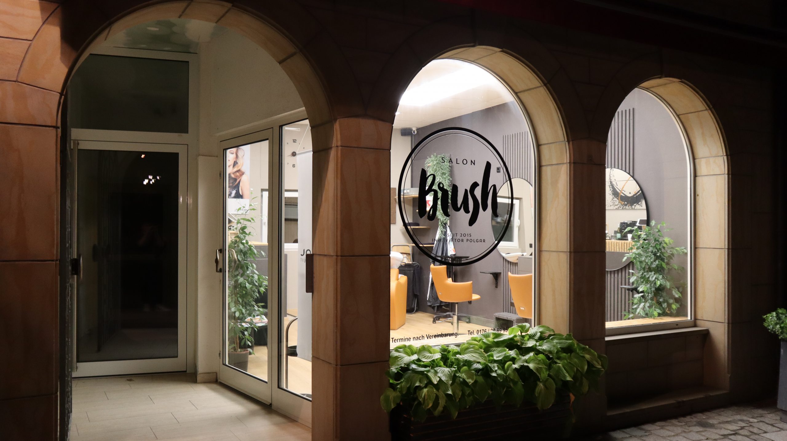 Salon Brush Außenansicht Grünstadt