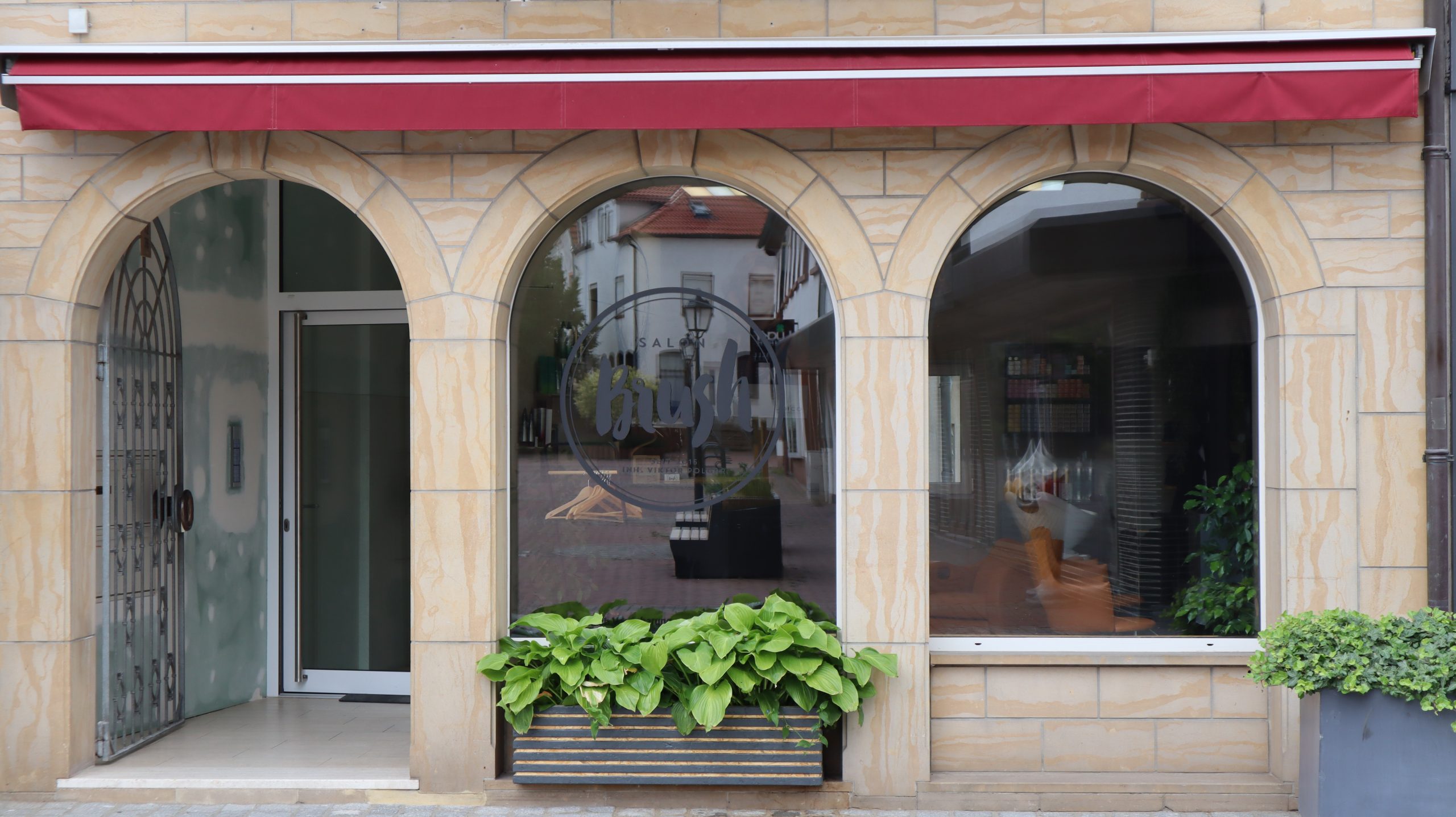 Salon Brush Außenansicht Grünstadt